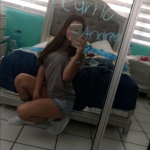 Meet your Posher, Adriana